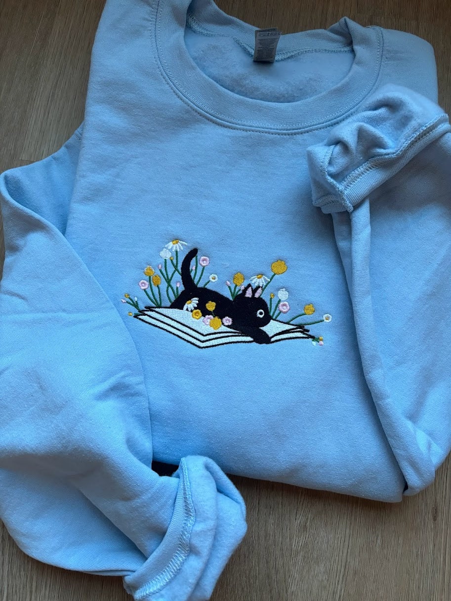 Bookish Cat - Embroidered Sweatshirt