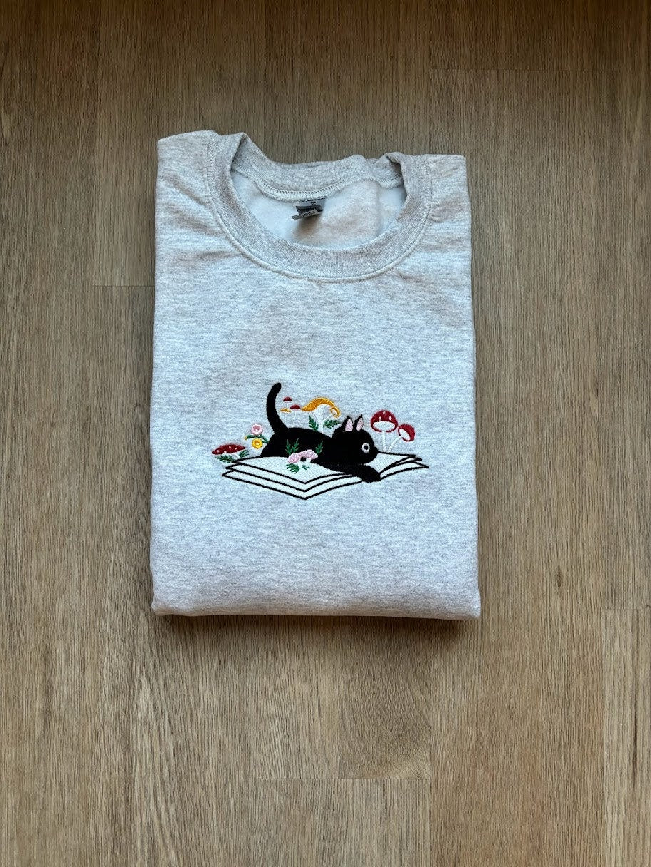 Bookish Cat - Embroidered Sweatshirt