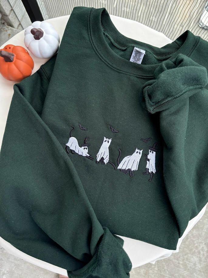 EMBROIDERED Retro Ghost Cats Sweatshirt, Halloween Sweaters, Cat Lover Sweatshirt, Fall Crewneck, Ghost Shirt, Vintage, Oversized, Trendy